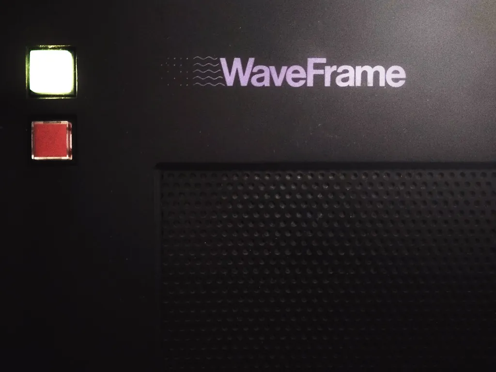 Estação de trabalho digital WaveFrame 401 na Qualia Audio Lab